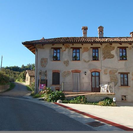 Agriturismo 'D Raine Montelupo Albese Buitenkant foto