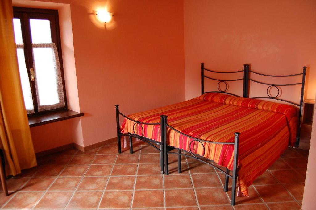 Agriturismo 'D Raine Montelupo Albese Kamer foto