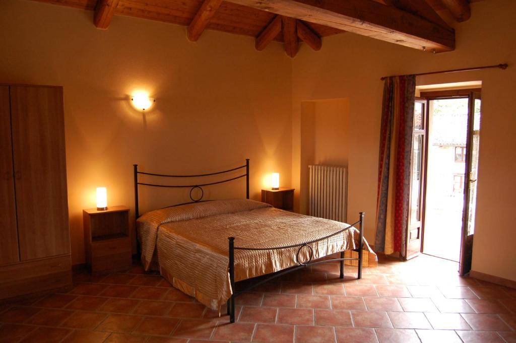 Agriturismo 'D Raine Montelupo Albese Kamer foto