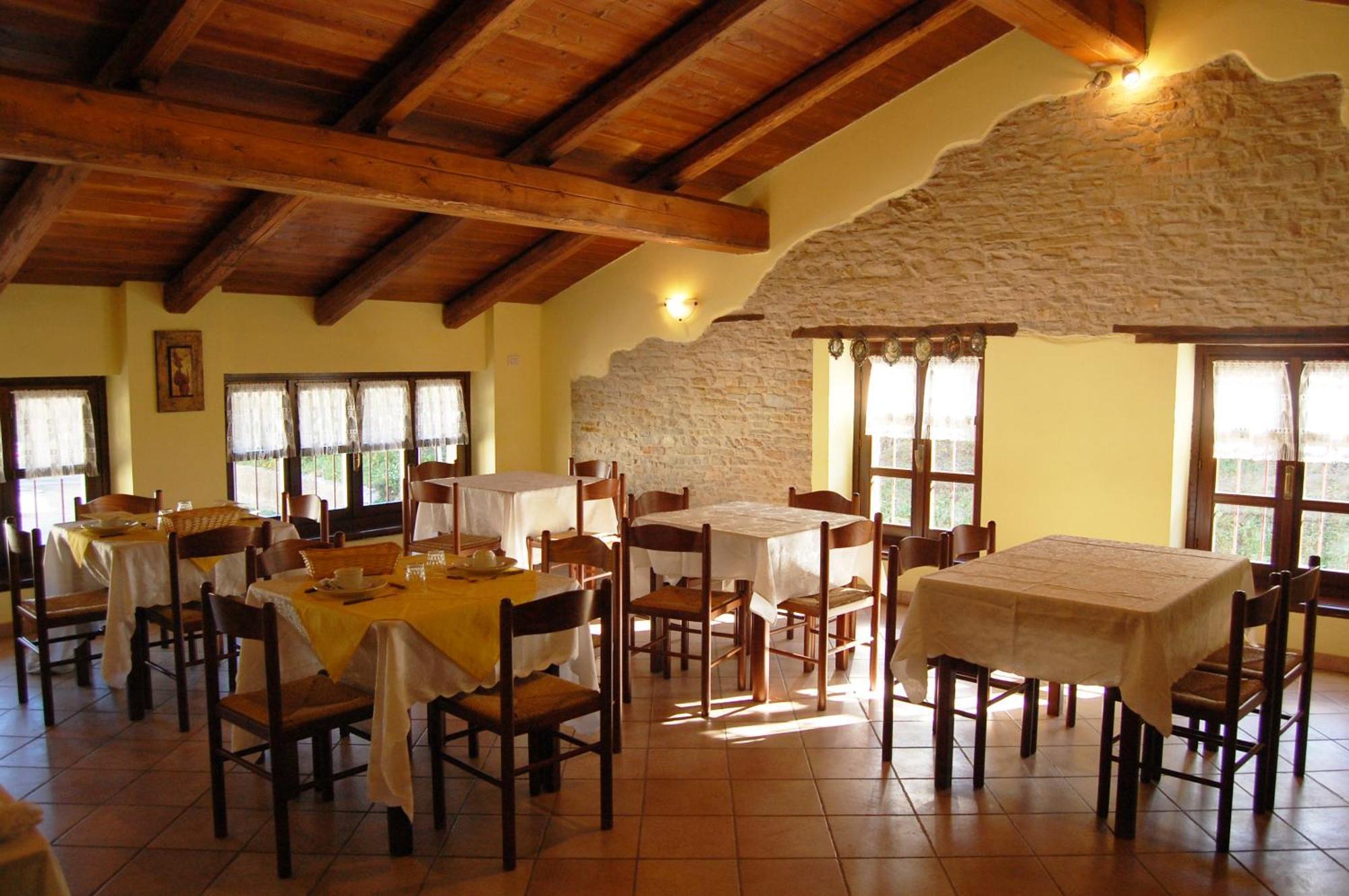 Agriturismo 'D Raine Montelupo Albese Buitenkant foto