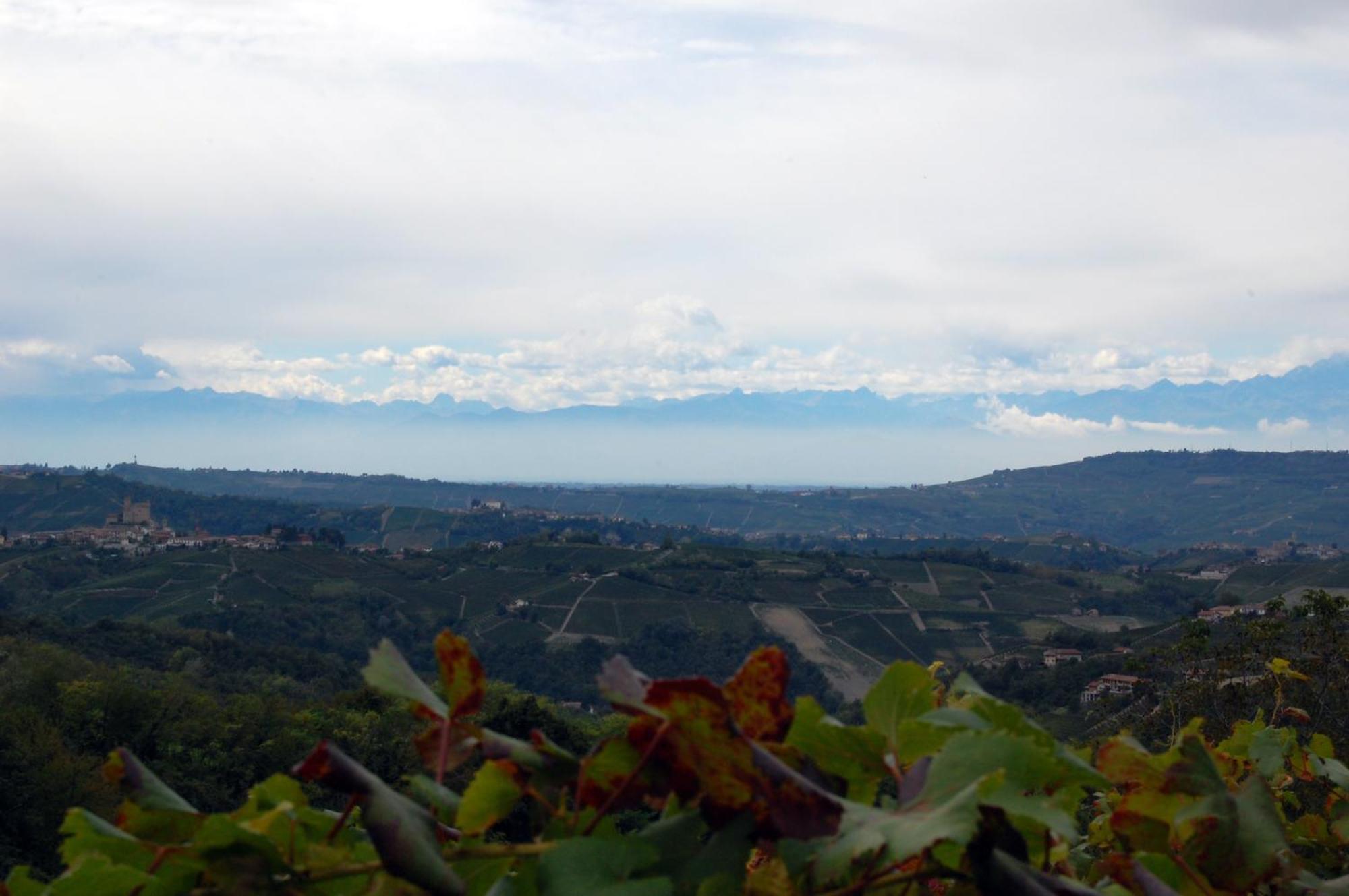 Agriturismo 'D Raine Montelupo Albese Buitenkant foto