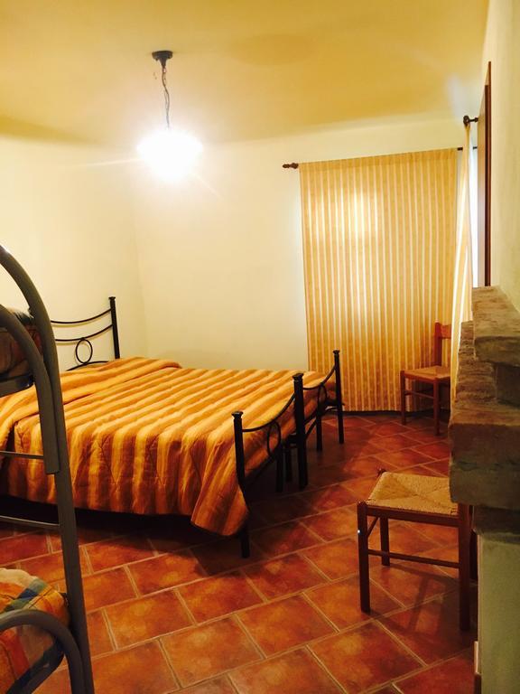 Agriturismo 'D Raine Montelupo Albese Buitenkant foto
