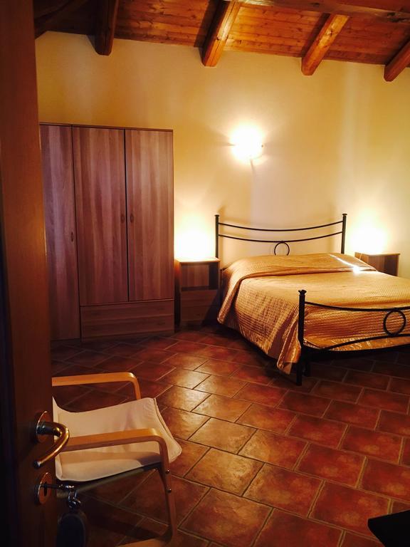 Agriturismo 'D Raine Montelupo Albese Buitenkant foto