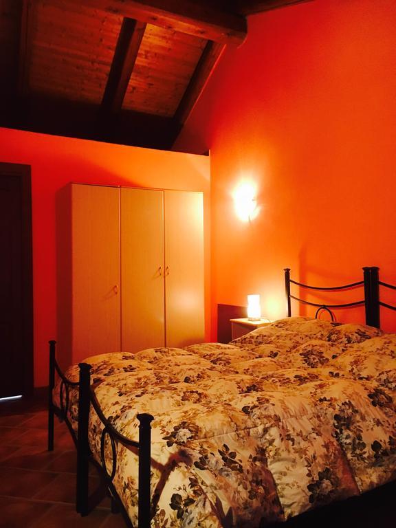 Agriturismo 'D Raine Montelupo Albese Buitenkant foto